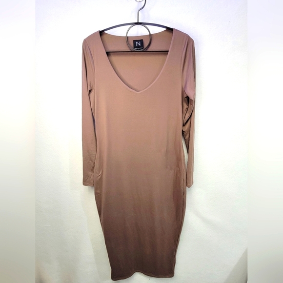 Naked Wardrobe Long Sleeve Deep V-neck Dress In Coco Womens Size 1X - Picture 1 of 11